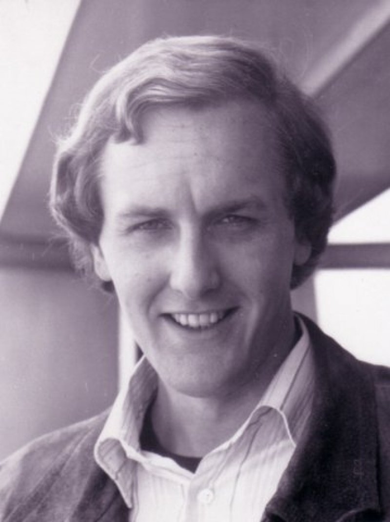 Pasfoto van toenmalig JOVD-voorzitter Johan Remkes uit 1975