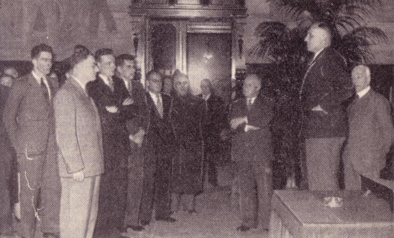 De burgemeester van Dordrecht ontvangt de JOVD-congresgangers in 1952