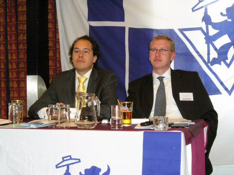 Voormalig hoofdbestuursleden Laane en Oosterveld in 2005.