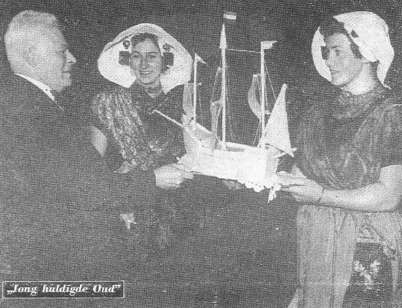 VVD-leider Oud kreeg het erevoorzitterschap van de JOVD, 1957. VVD-leider Oud kreeg het erevoorzitterschap van de JOVD, 1957.