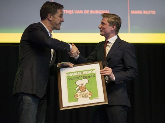 JOVD-voorzitter Van de Burgwal benadrukt de vrijheid van meningsuiting bij Rutte, 2016.